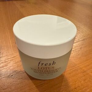 Fresh lotus Youth Preserve Moisturizer
